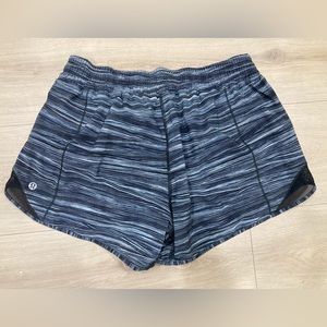 Lululemon Women’s Hotty Hot Short Black & Grey Jacquard Pattern size 10 Tall.
